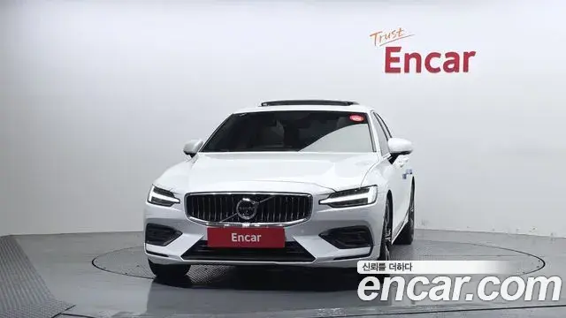 Volvo S60 2020 — Фото 3/20