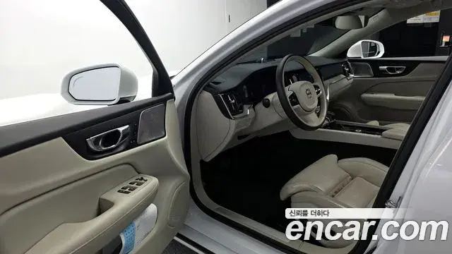 Volvo S60 2020 — Фото 10/20