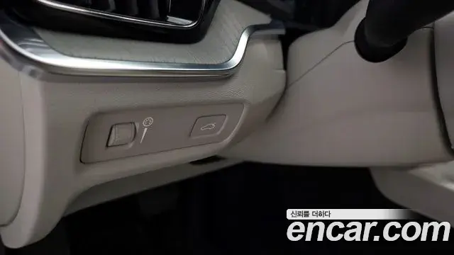 Volvo S60 2020 — Photo 25/35
