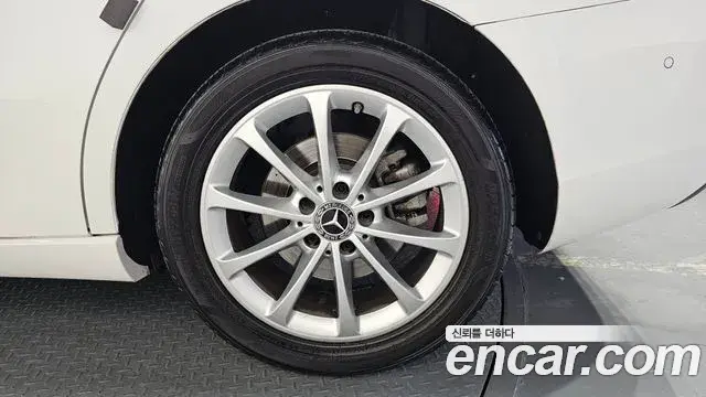 Mercedes-Benz A-Class 2020 — Photo 20/31