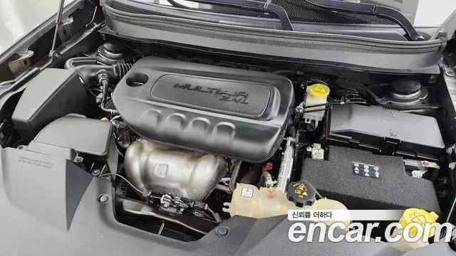 Jeep Cherokee 2020 — ფოტო 10/35