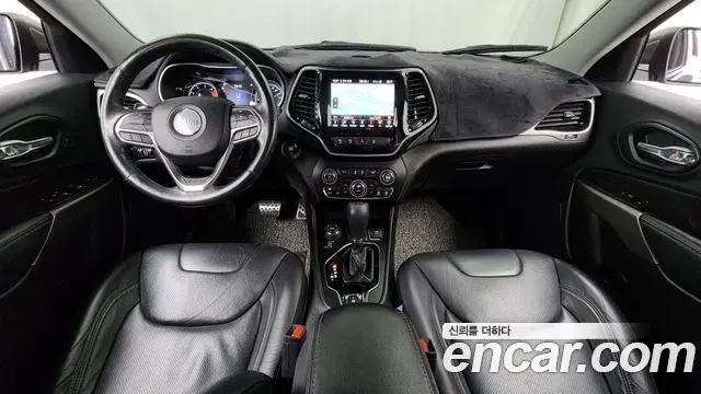 Jeep Cherokee 2020 — ფოტო 12/35