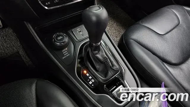 Jeep Cherokee 2020 — ფოტო 4/35