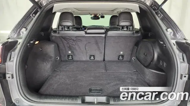 Jeep Cherokee 2020 — ფოტო 19/35