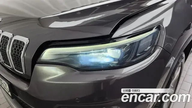 Jeep Cherokee 2020 — ფოტო 3/35