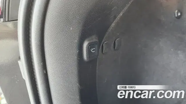 Jeep Cherokee 2020 — ფოტო 14/35