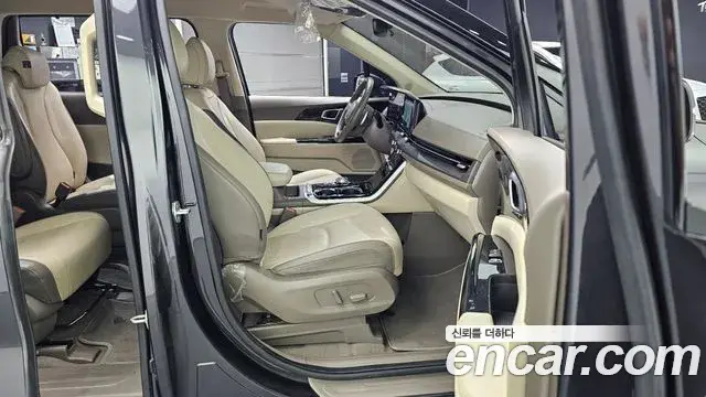 Kia Carnival 2022 — Şəkil 25/30