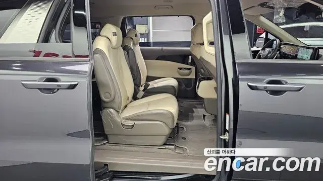 Kia Carnival 2022 — Şəkil 20/30