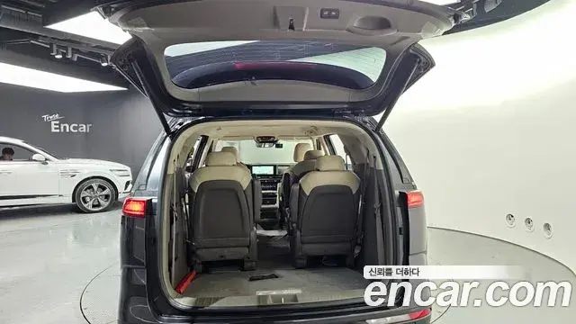 Kia Carnival 2022 — Şəkil 30/30