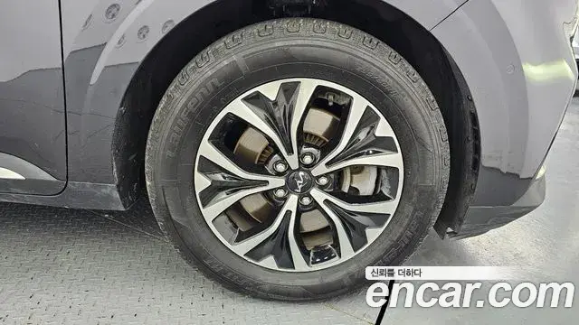 Kia Carnival 2022 — Şəkil 15/30