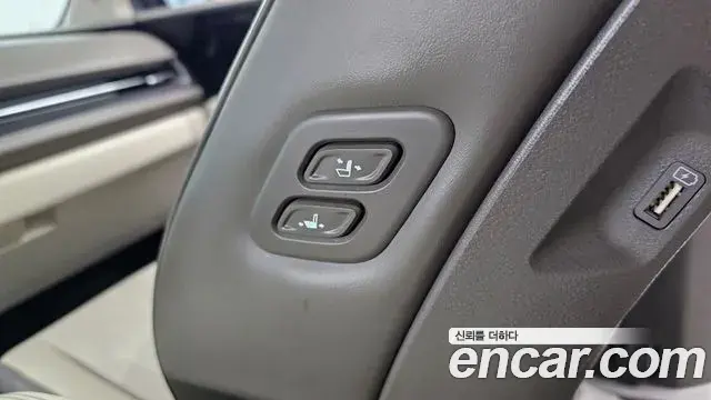 Kia Carnival 2022 — Şəkil 27/30