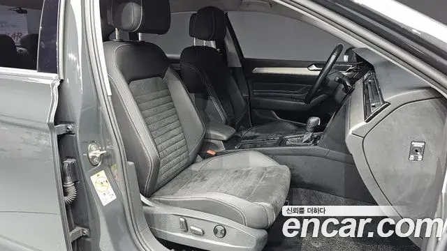 Volkswagen Passat GT 2021 — Şəkil 14/30