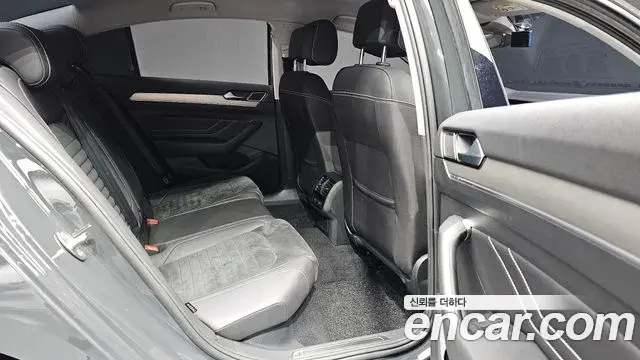 Volkswagen Passat GT 2021 — Şəkil 15/30