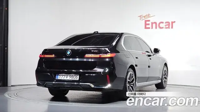 BMW 7 Series 2024 — ფოტო 26/36