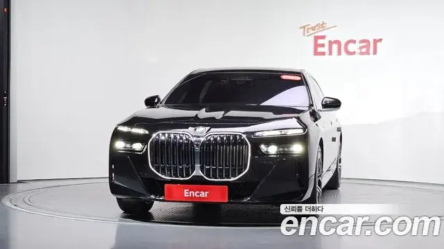 BMW 7 Series 2024 — ფოტო 17/36
