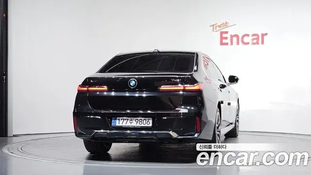 BMW 7 Series 2024 — ფოტო 27/36