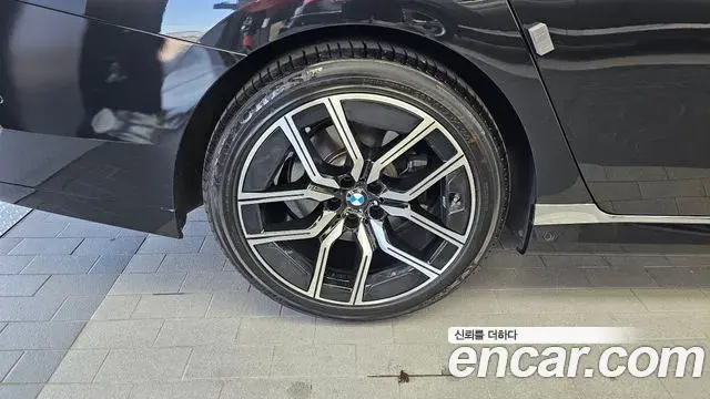 BMW 7 Series 2024 — ფოტო 18/36
