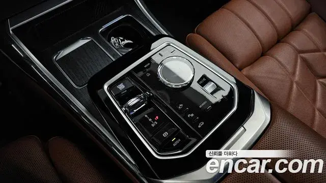 BMW 7 Series 2024 — ფოტო 30/36