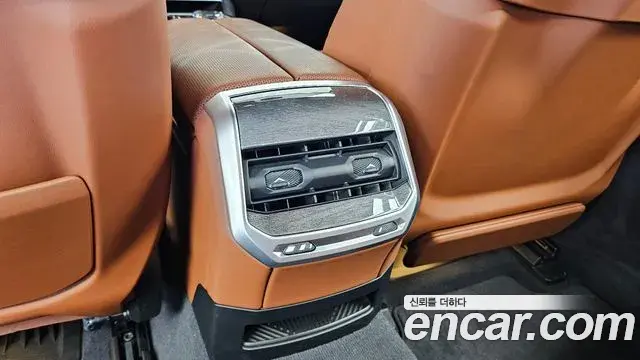 BMW 7 Series 2024 — ფოტო 31/36