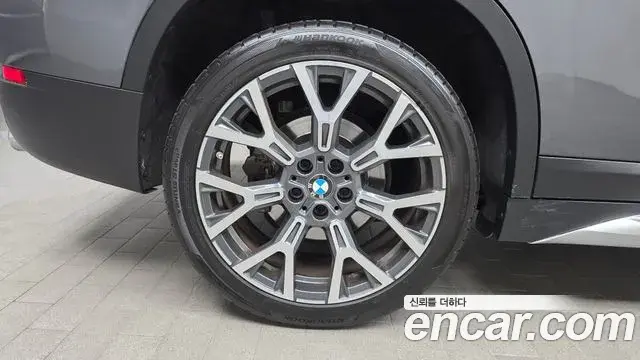 BMW X1 2022 — ფოტო 12/20