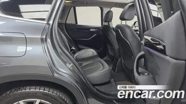 BMW X1 2022 — ფოტო 13/20
