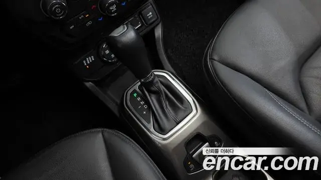 Jeep Renegade 2018 — Фото 9/20