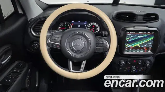 Jeep Renegade 2018 — Фото 13/20