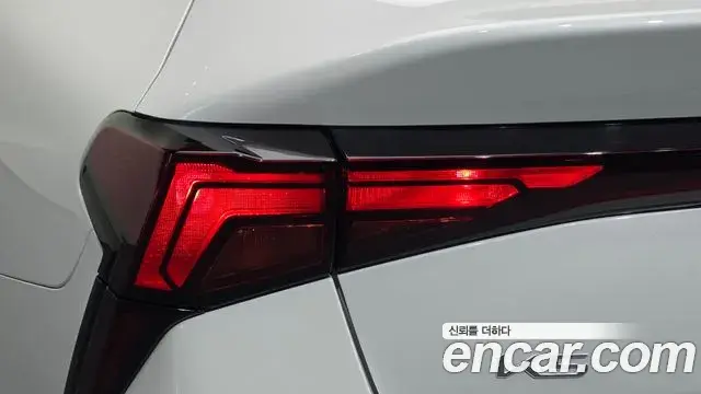 Kia K5 2024 — Şəkil 10/30