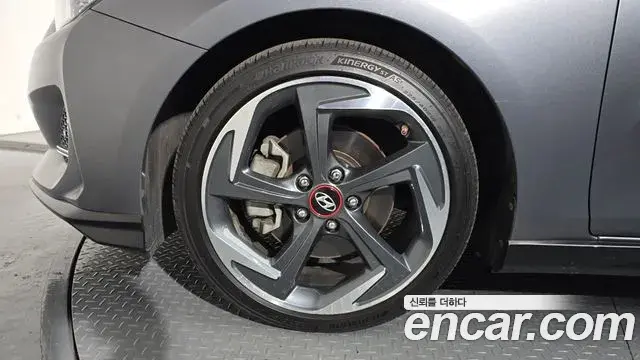 Hyundai Veloster 2019 — Şəkil 24/30