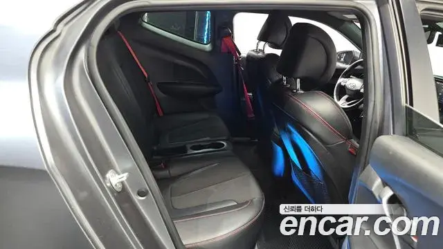 Hyundai Veloster 2019 — Şəkil 29/30