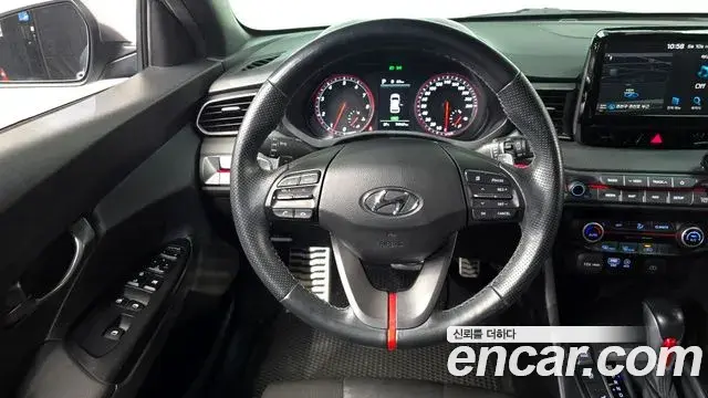 Hyundai Veloster 2019 — Şəkil 12/30