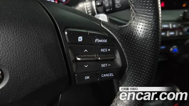 Hyundai Veloster 2019 — Şəkil 27/30