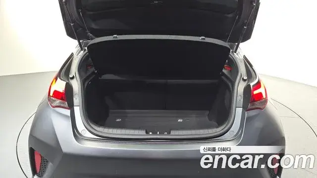 Hyundai Veloster 2019 — Şəkil 7/30