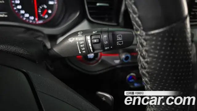 Hyundai Veloster 2019 — Şəkil 14/30