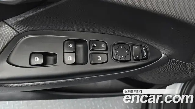 Hyundai Veloster 2019 — Şəkil 8/30