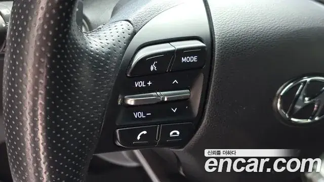 Hyundai Veloster 2019 — Şəkil 16/30