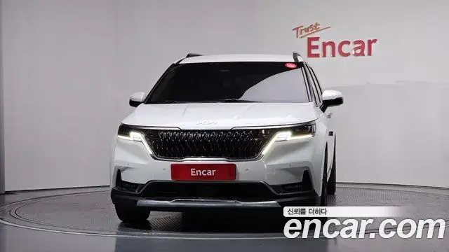 Kia Carnival 2021 — Фото 3/20