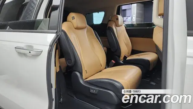 Kia Carnival 2021 — Фото 12/20