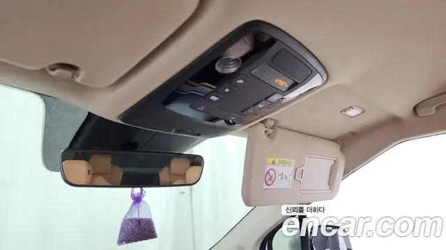 Kia Carnival 2021 — Фото 17/20