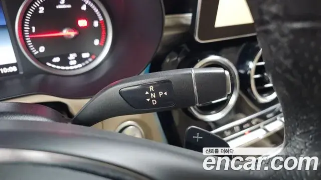 Mercedes-Benz GLC-Class 2018 — ფოტო 9/31