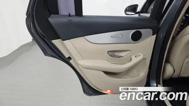 Mercedes-Benz GLC-Class 2018 — ფოტო 10/31