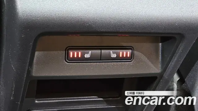 Land Rover Discovery Sport 2018 — Фото 17/20