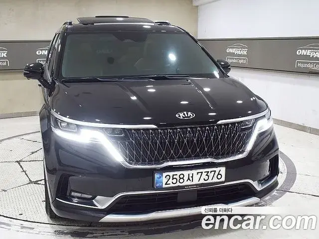 Kia Carnival 2020 — Фото 1/20