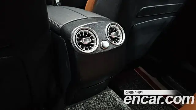 Mercedes-Benz GLC-Class 2020 — ფოტო 7/37