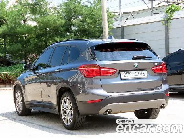 BMW X1 2018 — Photo 9/20