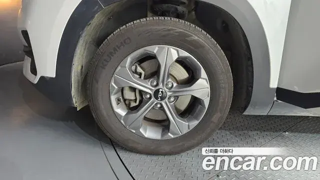 Kia Seltos 2020 — ფოტო 7/20