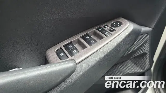 Kia Seltos 2020 — ფოტო 2/20