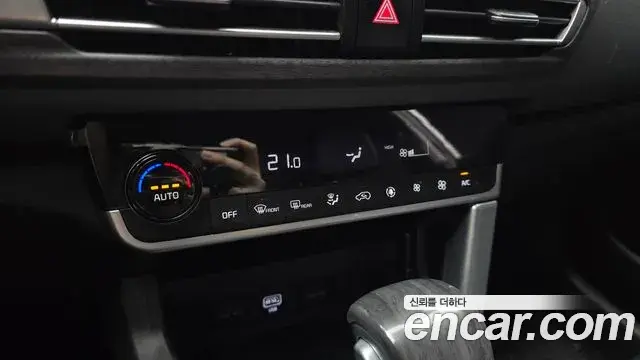Kia Seltos 2020 — ფოტო 18/20