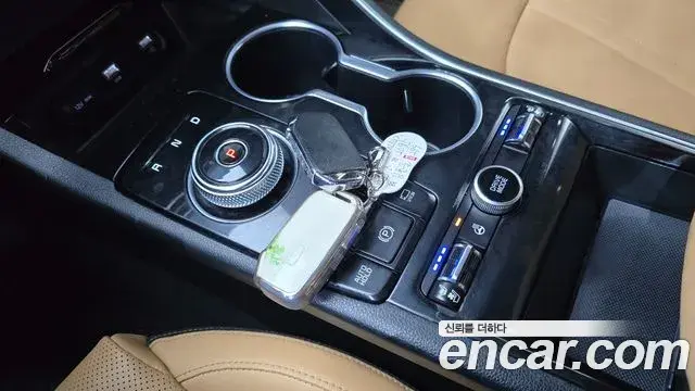 Kia K5 2021 — Photo 9/30
