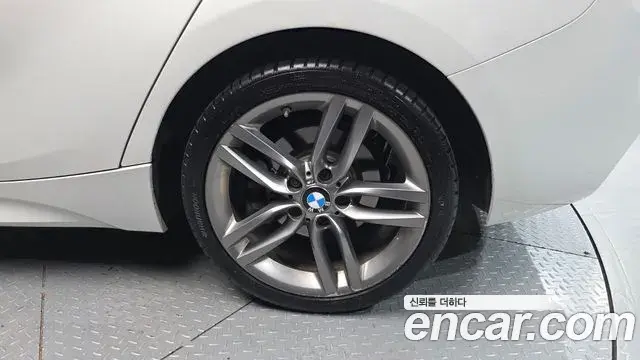 BMW 1 Series 2018 — Photo 28/31